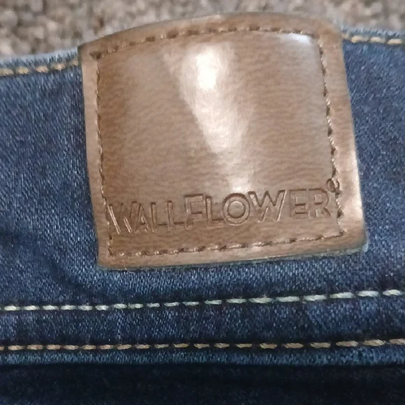 Wallflower Size 13 Reg Women's Classic Blue Skinny Jeans - Picture 8 of 9